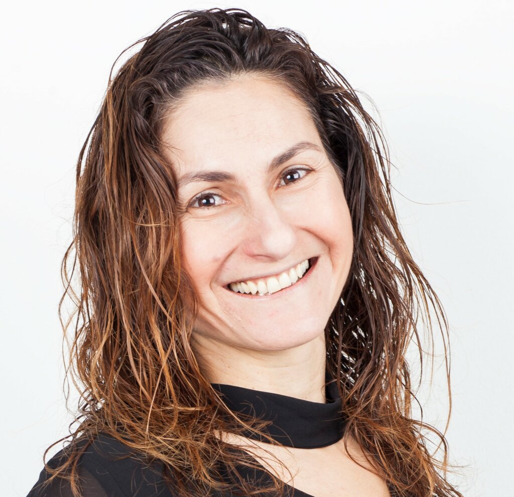 תמונת פורטרט של הסופרת תפארת קרונפלד